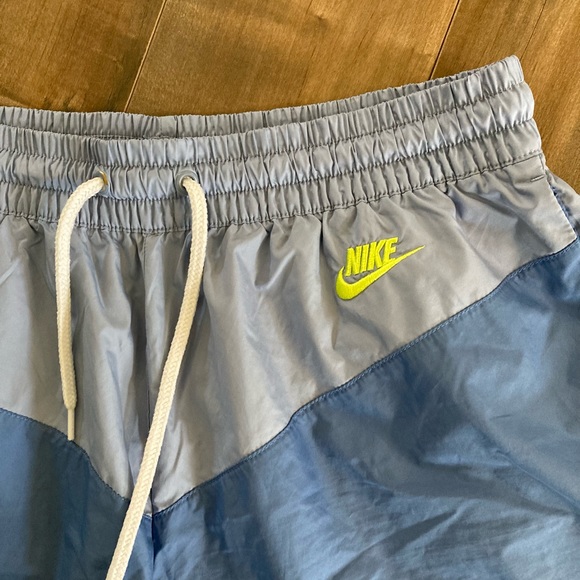 Women’s Nike athletic shorts - Picture 2 of 6